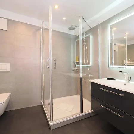 Apartment Kaiservillen - Mit 1 Schlafzimmer Und Balkon D125 *